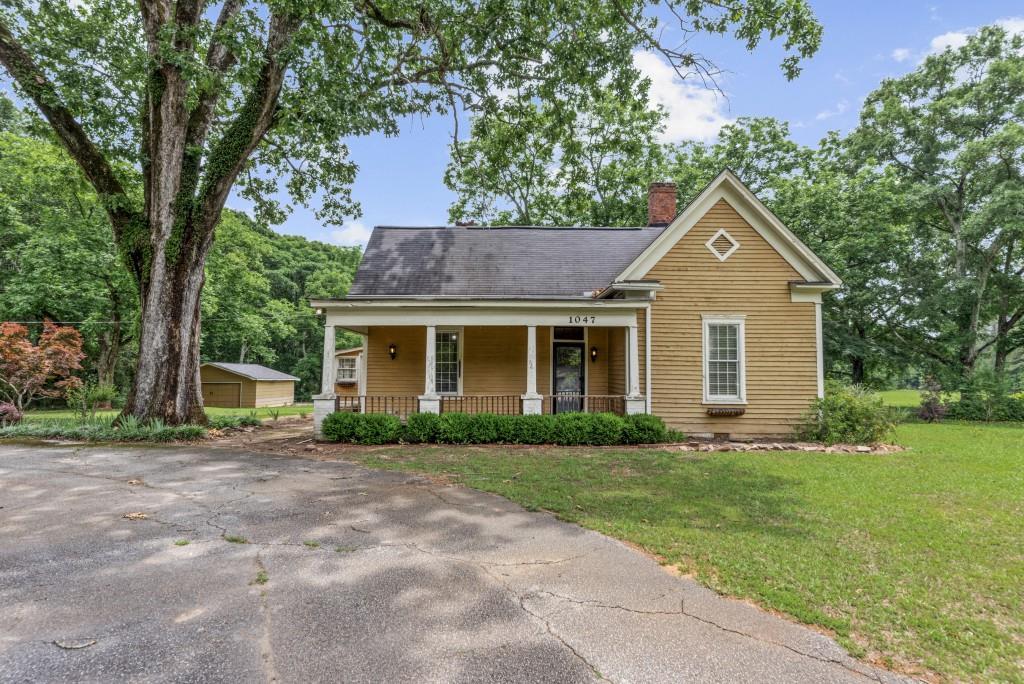 1047 Dixie Rd., Covington, GA 30014