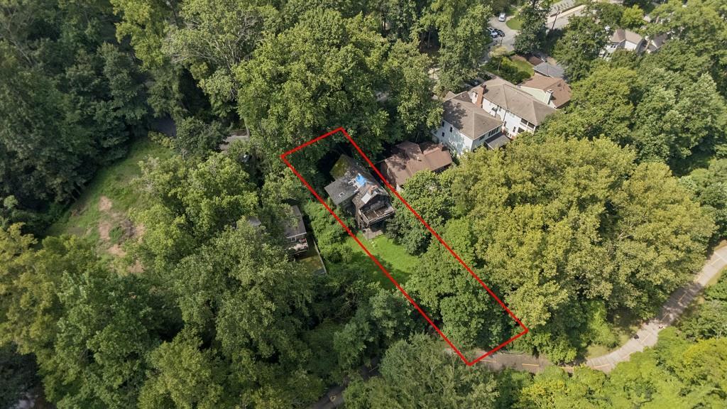 469 Overbrook Dr., Atlanta, GA 30318