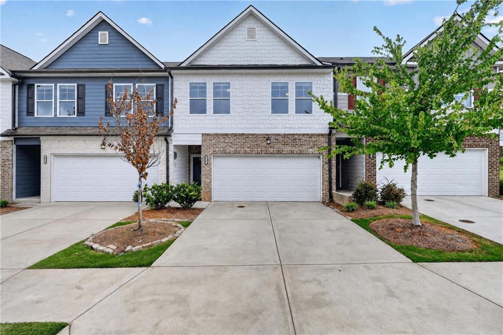 4711 Fairfax Dr., Oakwood, GA 30566