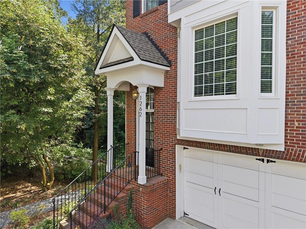 1262 Brickton Dr., Atlanta, GA 30318