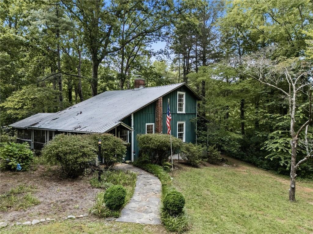 31 Bear Creek Ln., Clayton, GA 30525