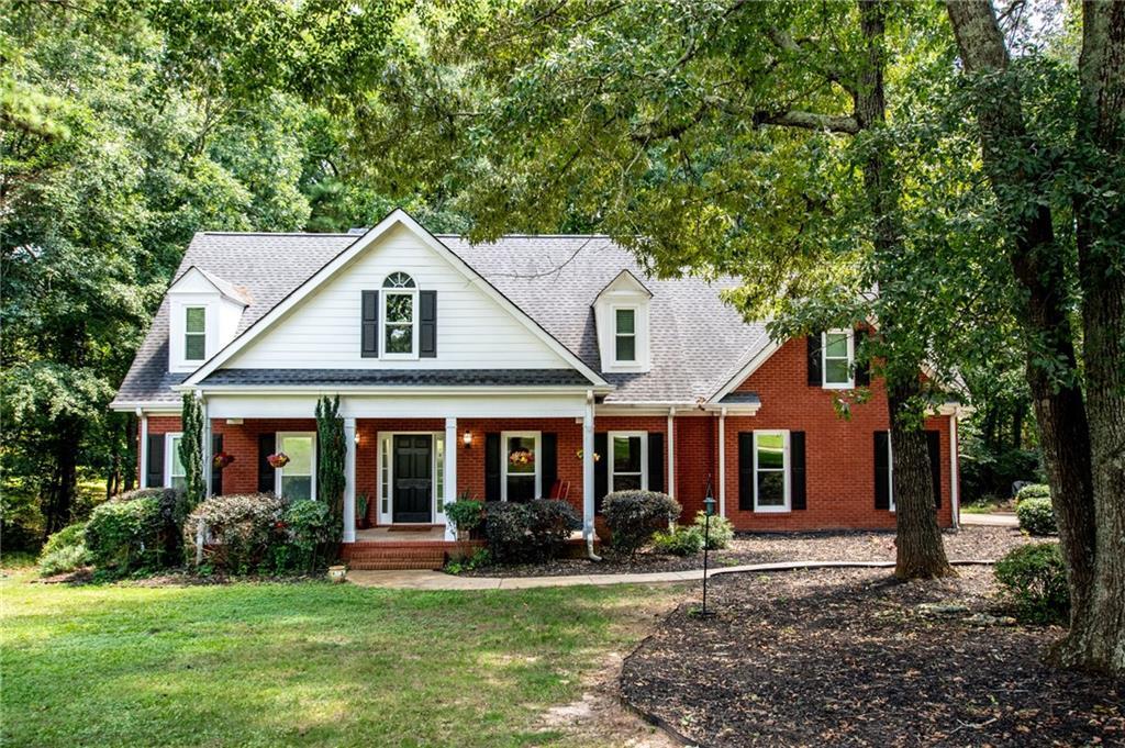 1011 Lakeside Ct., Bishop, GA 30621