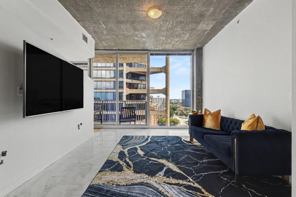 400 W Peachtree St. #1812, Atlanta, GA 30308