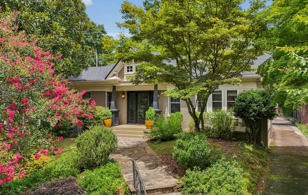 1248 Stillwood Dr., Atlanta, GA 30306