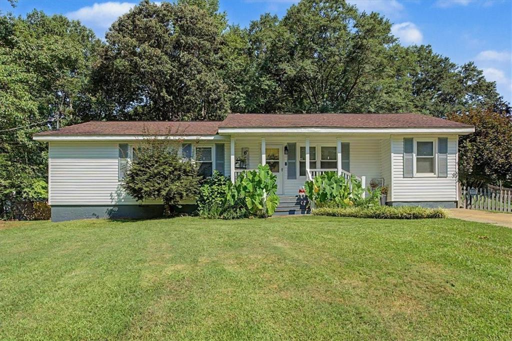 32 Watkins Rd., Newnan, GA 30263