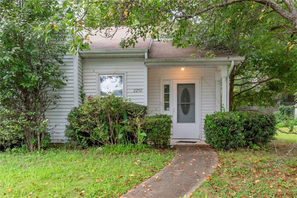 2250 Wellington Cir., Lithonia, GA 30058