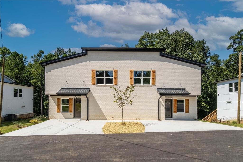 2389 Highpoint Rd., Snellville, GA 30078