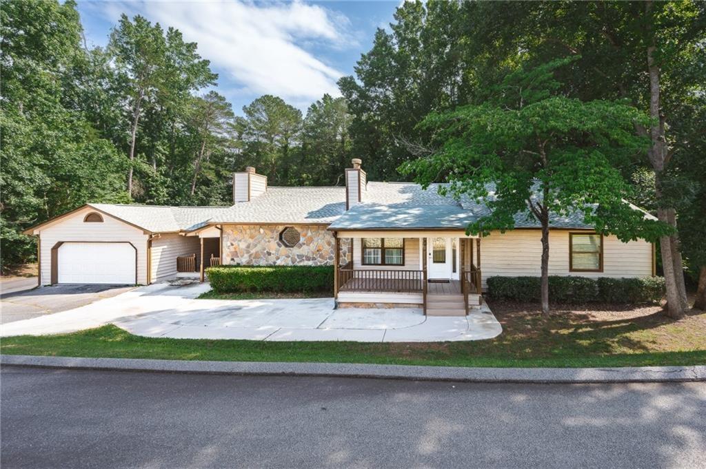 1929 Sharon Rd., Cumming, GA 30041
