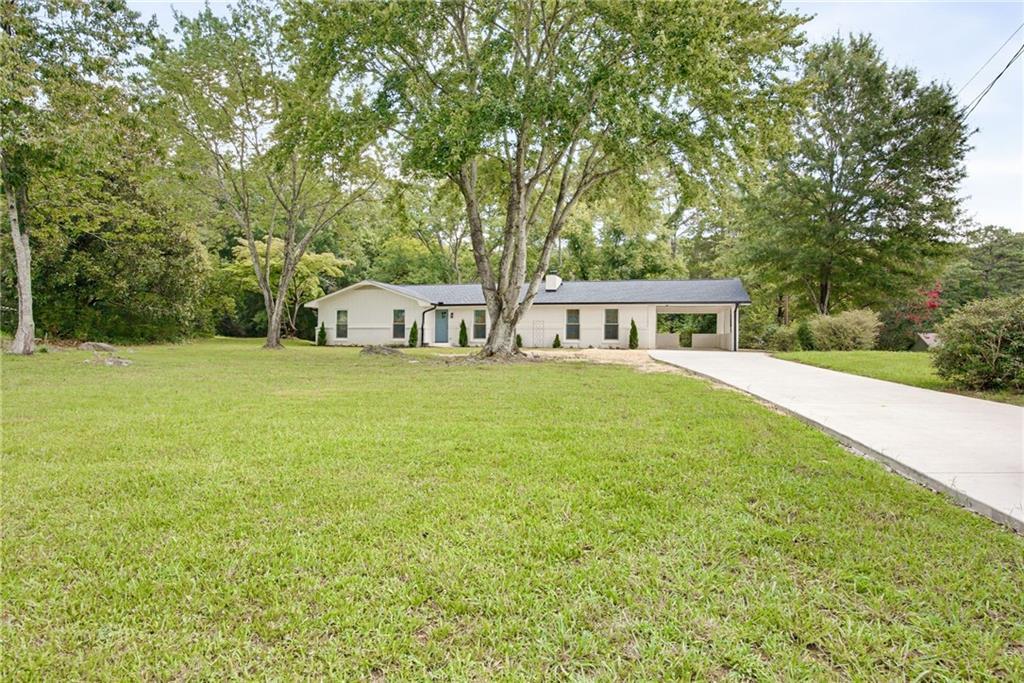 546 Fieldwood Dr., Adairsville, GA 30103