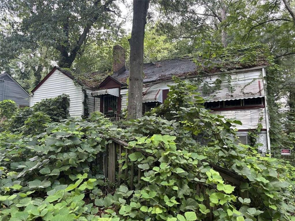 1895 Maywood Pl., Atlanta, GA 30318