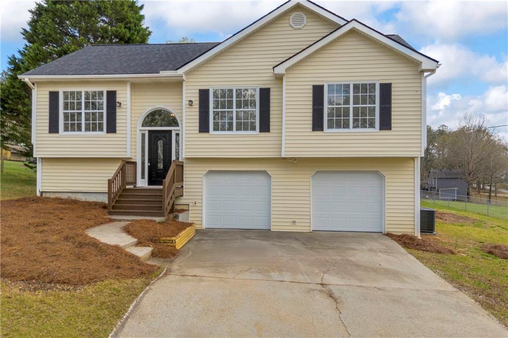 301 Jonaquil Ave., Auburn, GA 30011