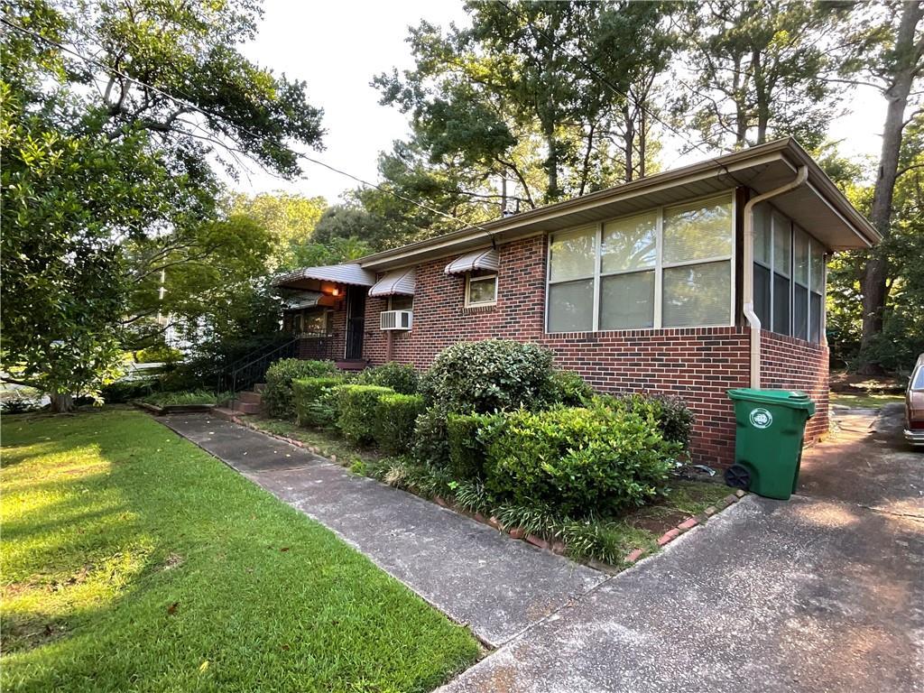 2086 Edgemore Dr., Atlanta, GA 30316