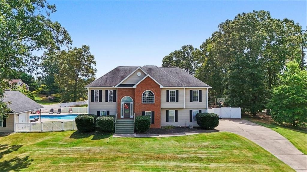 36 Valley Edge Dr., Rockmart, GA 30153