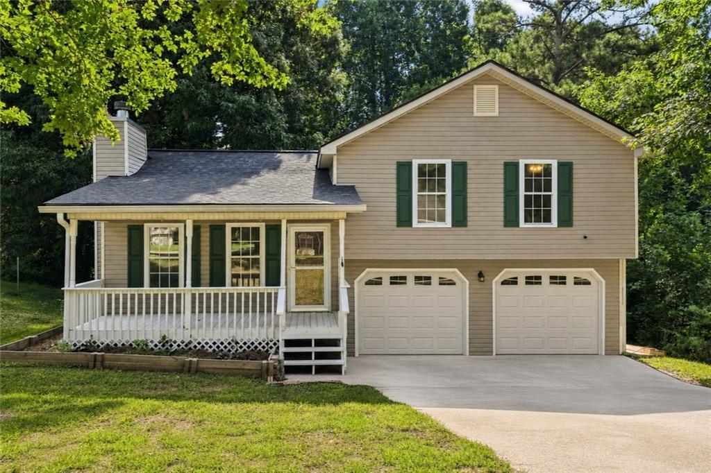 3949 Edgebrook Dr., Flowery Branch, GA 30542