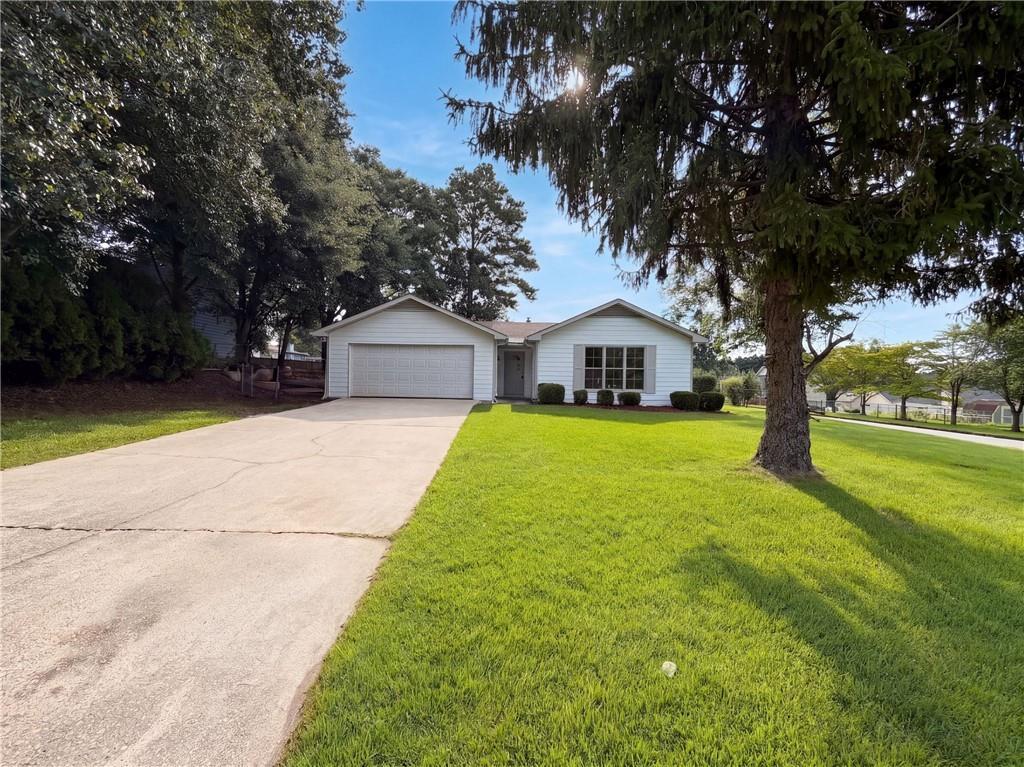 6120 Dorchester Dr., Rex, GA 30273