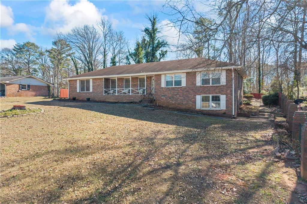 2699 Woodfen Dr., Ellenwood, GA 30294