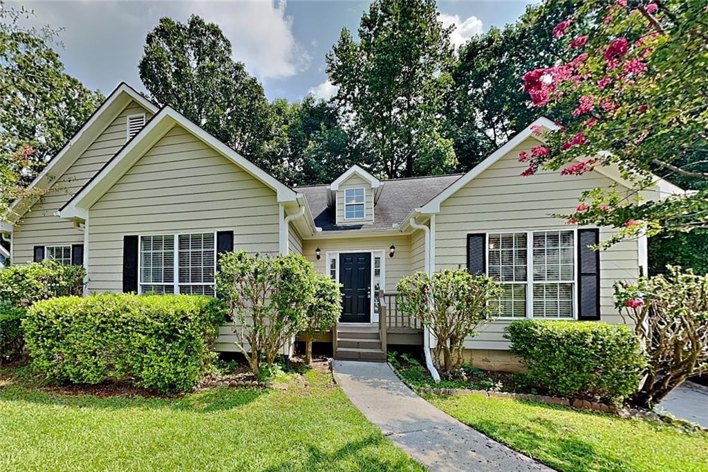 176 Shallow Ridge Ln., Kennesaw, GA 30144