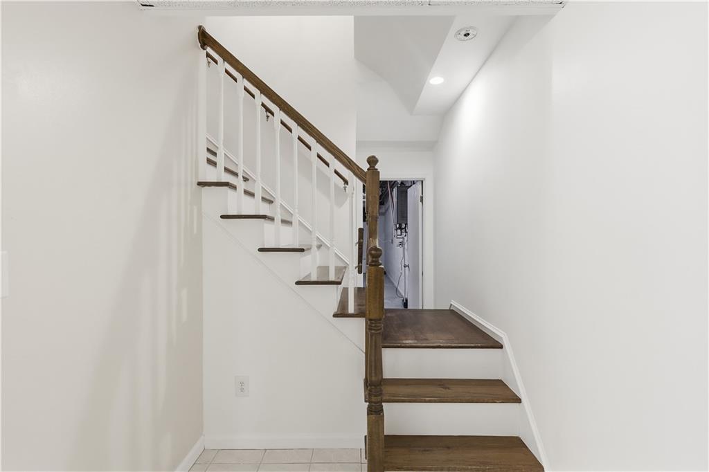 6696 Vic Ar Rd., Atlanta, GA 30360