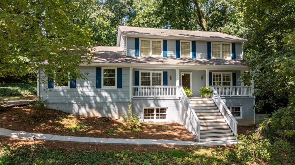 940 Hunterhill Dr., Roswell, GA 30075