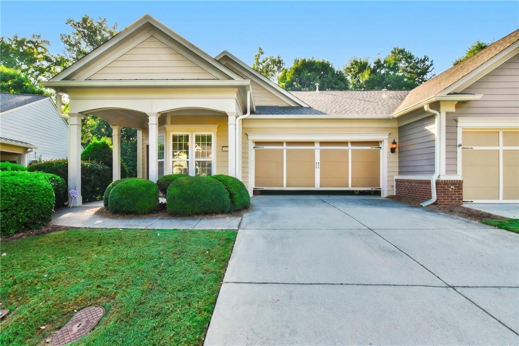 6136 Longleaf Dr., Hoschton, GA 30548