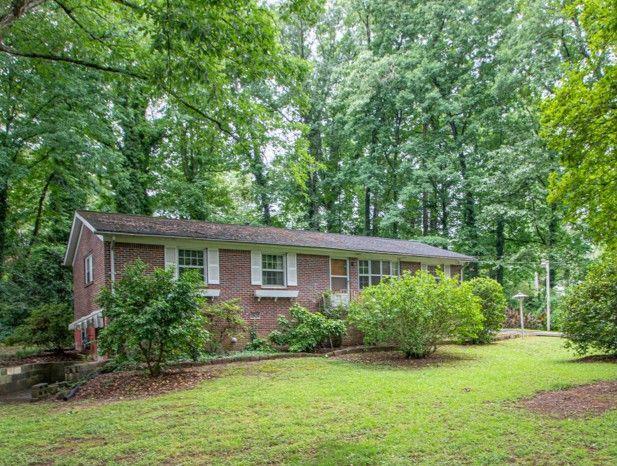 442 Stonewood Dr., Stone Mountain, GA 30087