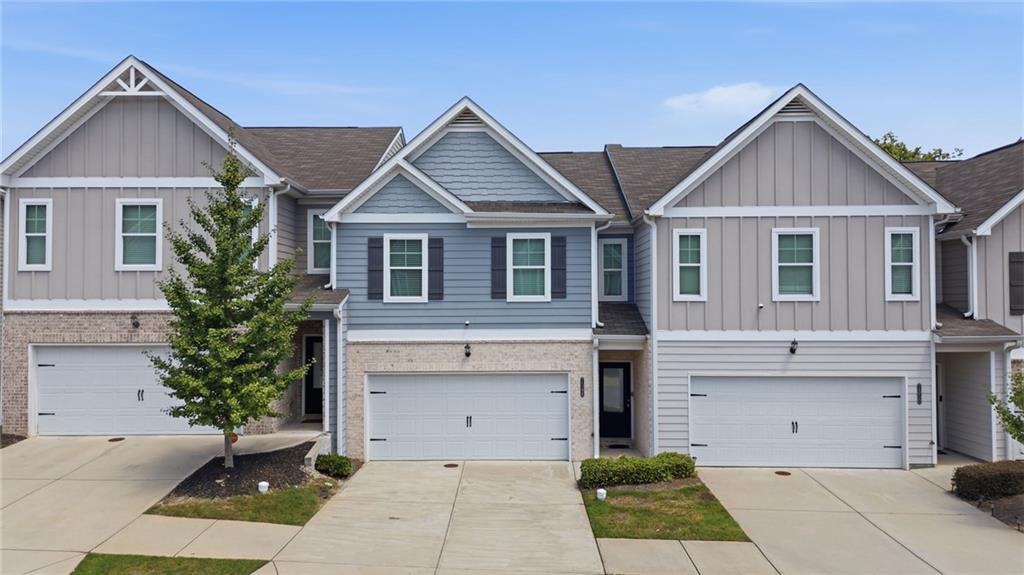 7548 Knoll Hollow Rd., Lithonia, GA 30058