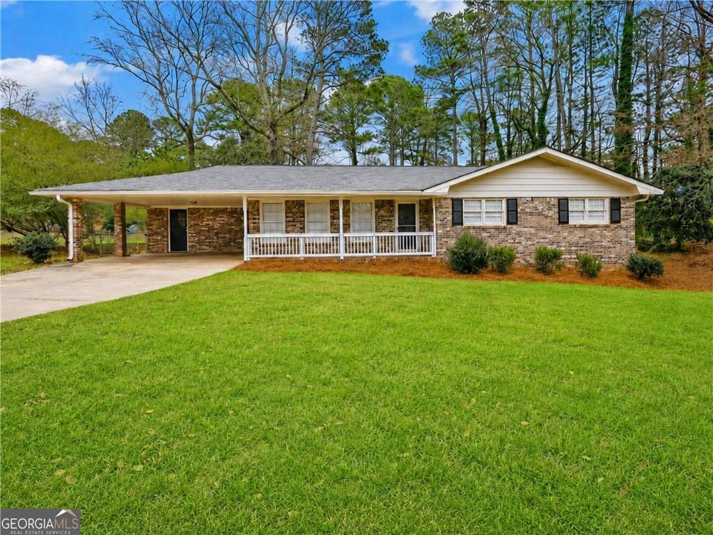 886 Oakhill Ct., Stone Mountain, GA 30087