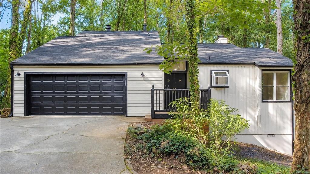 210 Brandenburgh Cir., Roswell, GA 30075