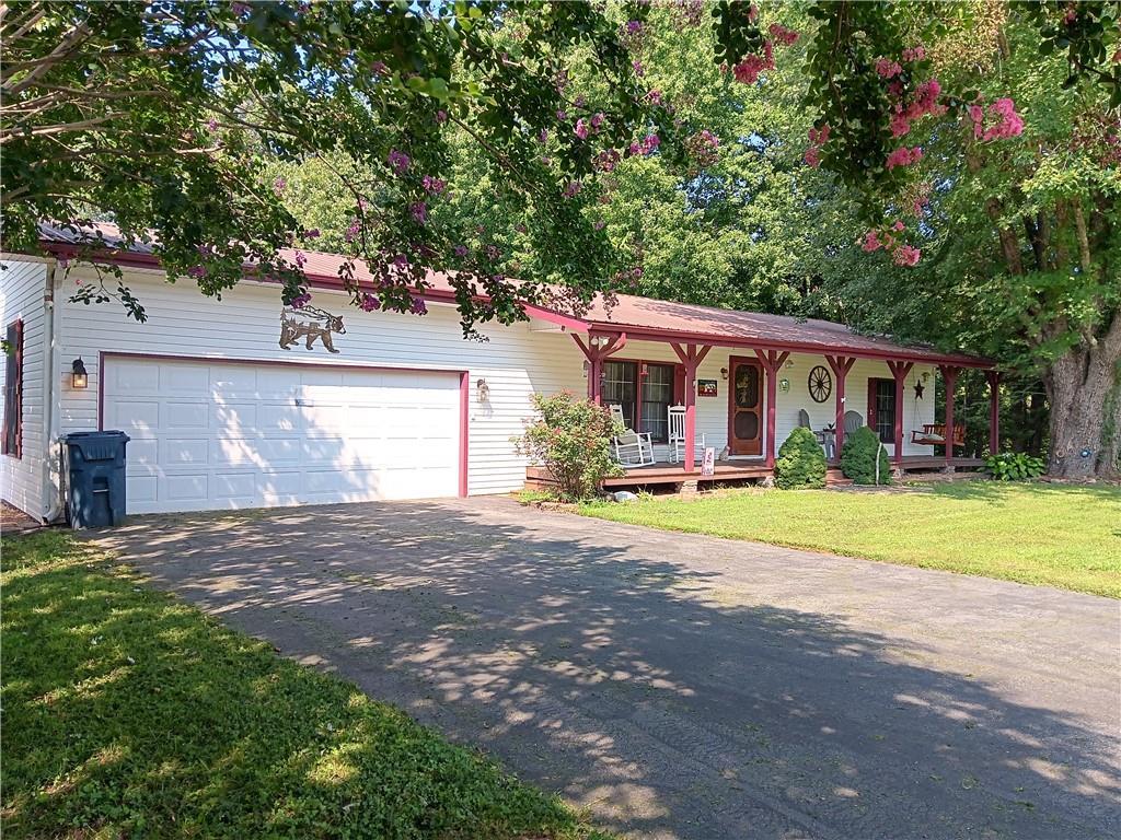 575 Turner Rd., Cleveland, GA 30528