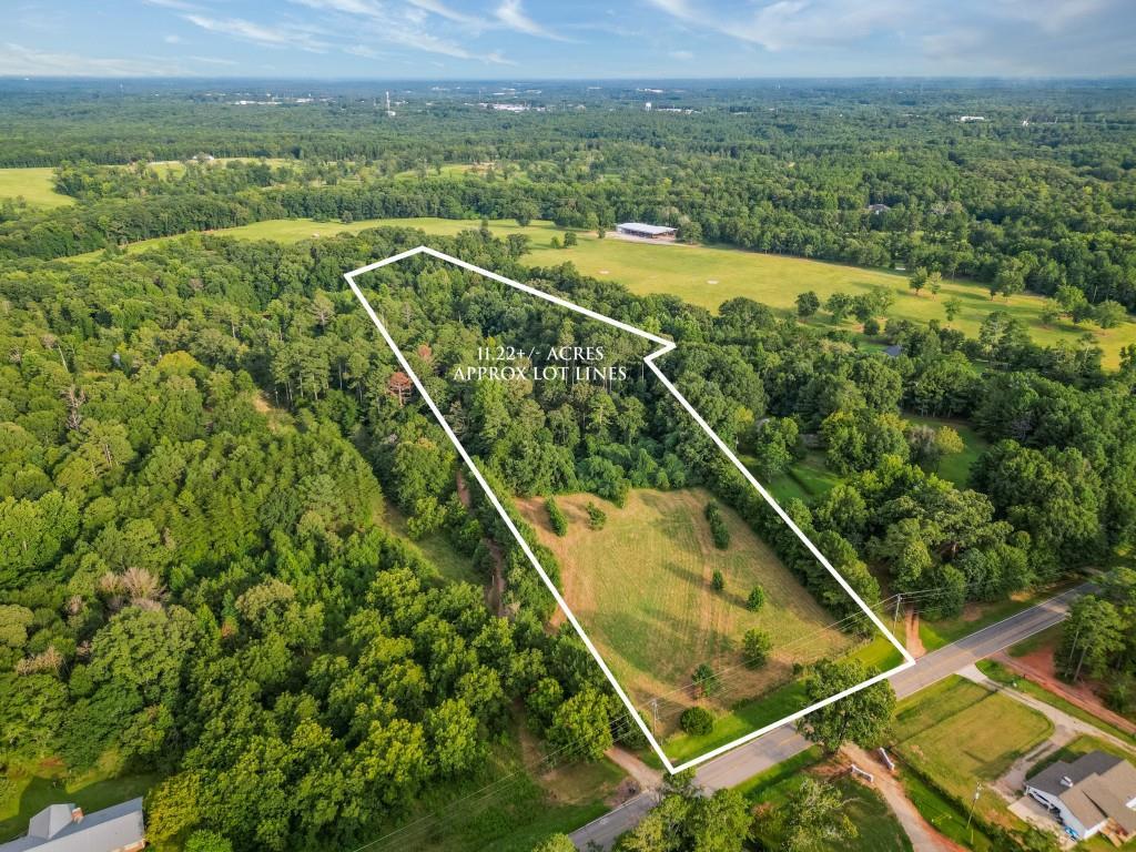2045 Cleveland Rd., Bogart, GA 30622
