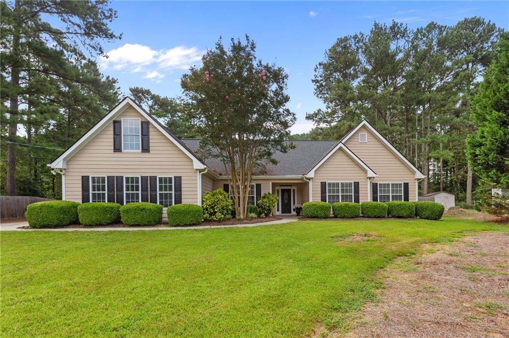895 Scenic Lake Dr., Lawrenceville, GA 30045