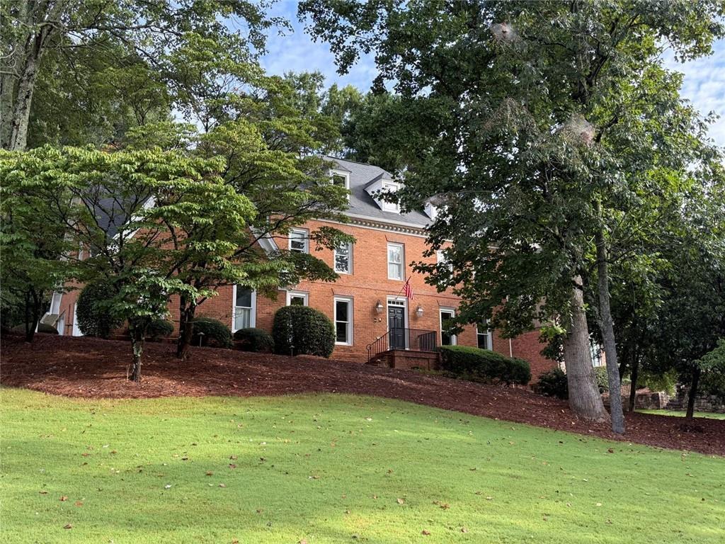 7680 Dunvegan Close, Sandy Springs, GA 30350