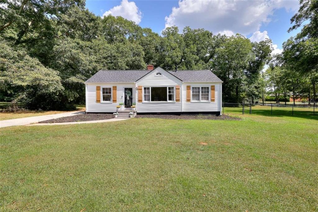 186 S Forest Ave., Social Circle, GA 30025