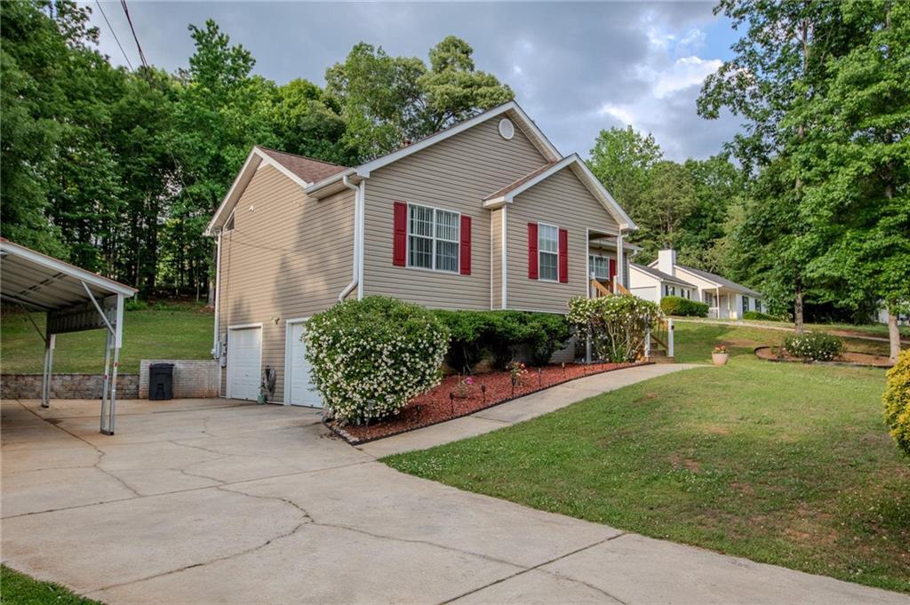 198 Brenda Ellen Dr., Newnan, GA 30265