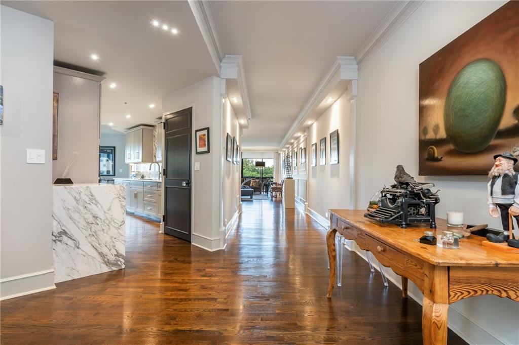 2660 Peachtree Rd. #12C, Atlanta, GA 30305