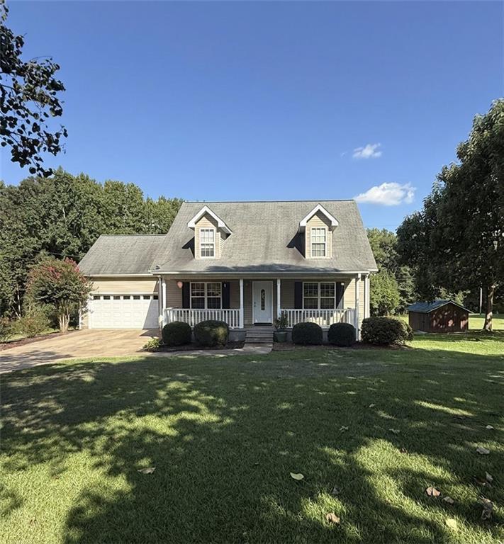 1986 Hewell Rd., Dewy Rose, GA 30634