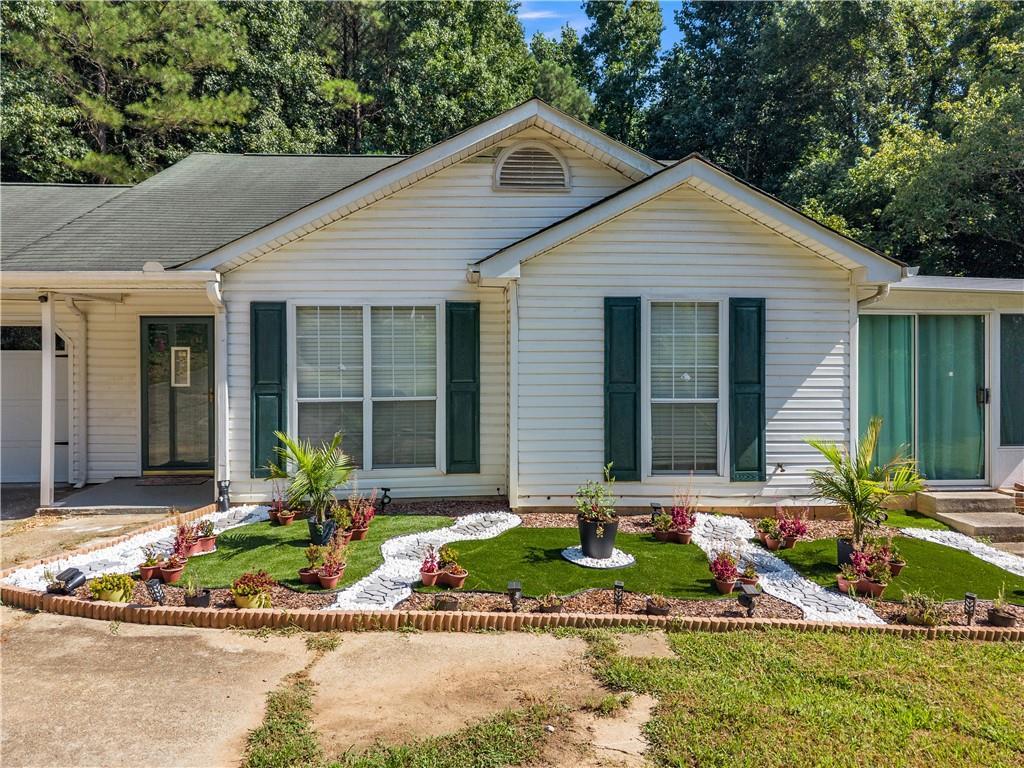3877 Deaton Rd., Flowery Branch, GA 30542