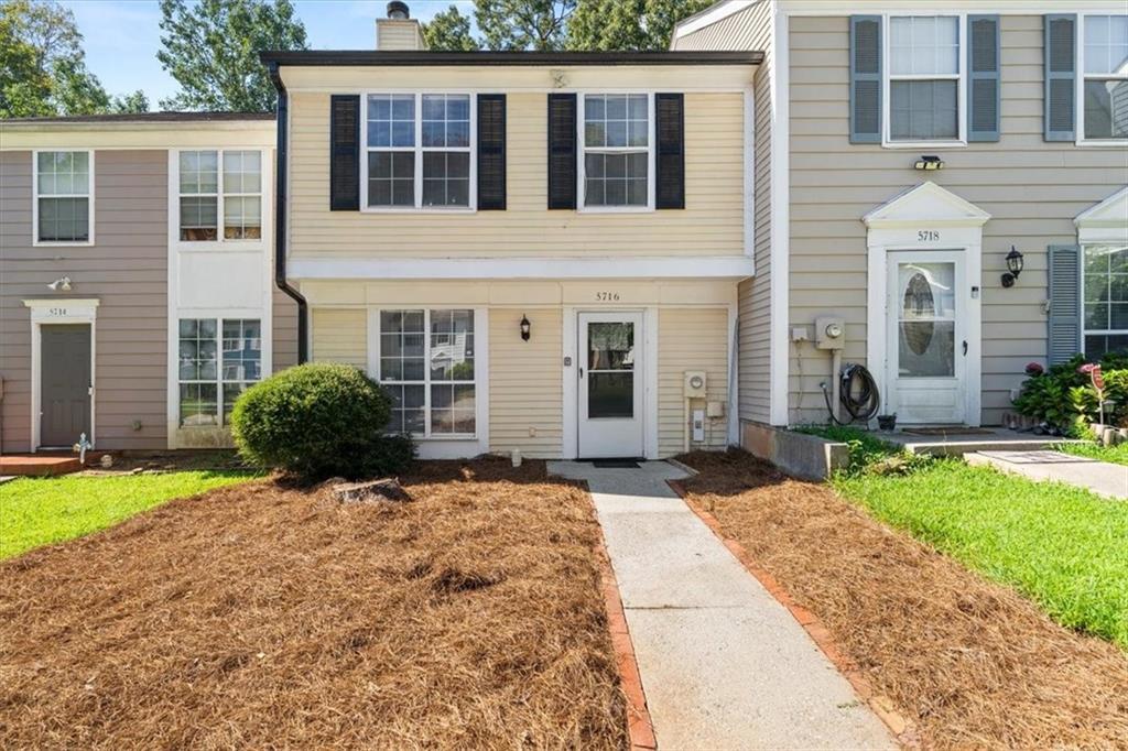 5716 Wells Cir., Stone Mountain, GA 30087