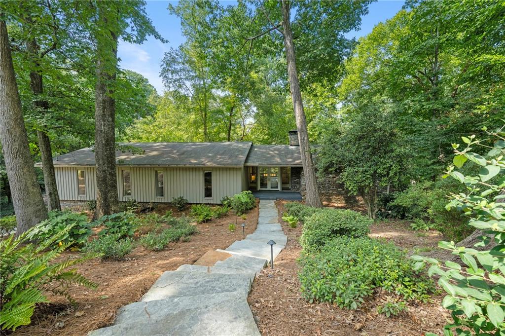 460 Valley Green Dr., Atlanta, GA 30342