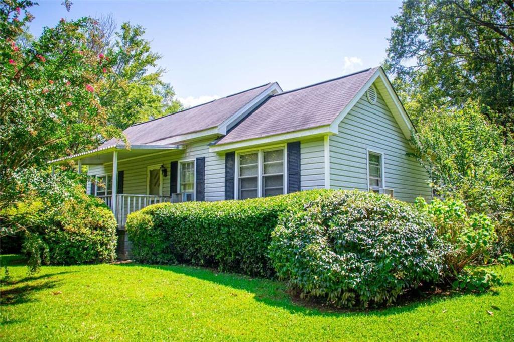 53 Garrett Ln., Carrollton, GA 30117