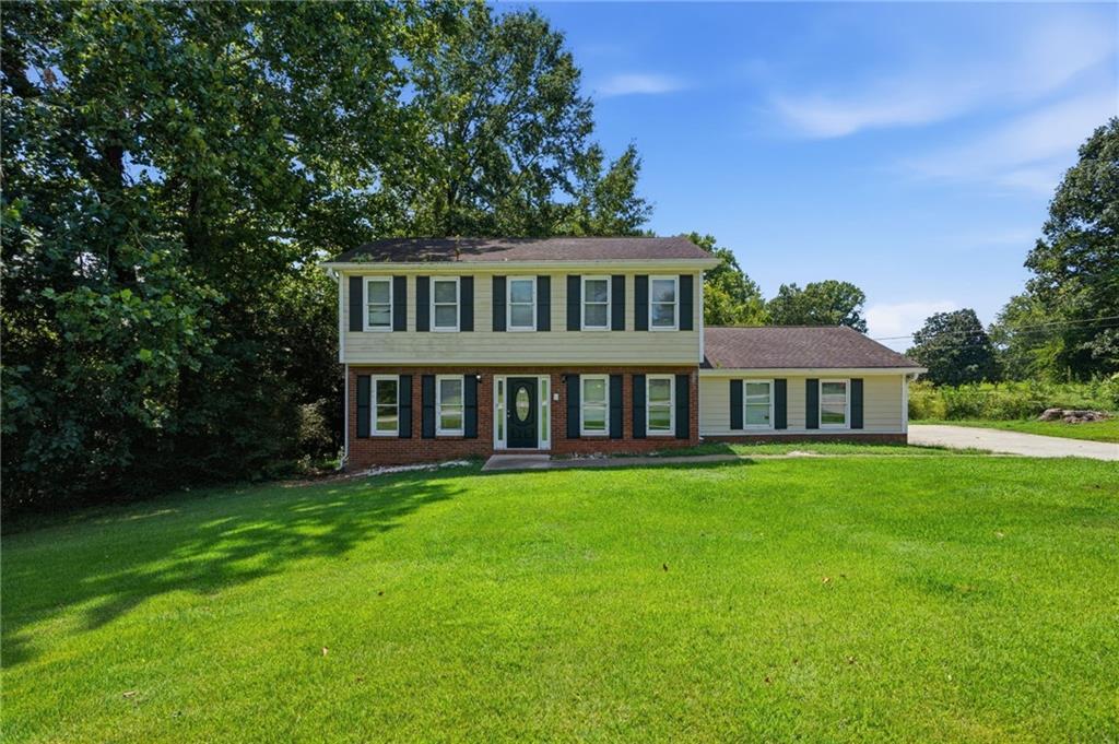 2513 Whisper Tr., Douglasville, GA 30135