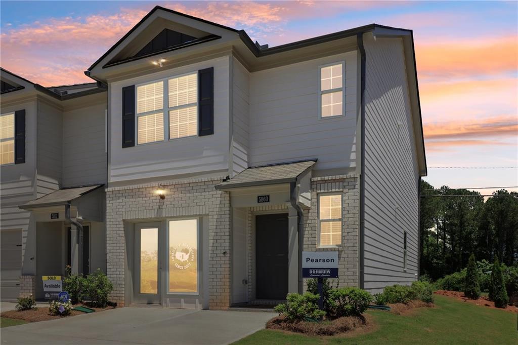 518 Woodcreek Cir. #11, Atlanta, GA 30331
