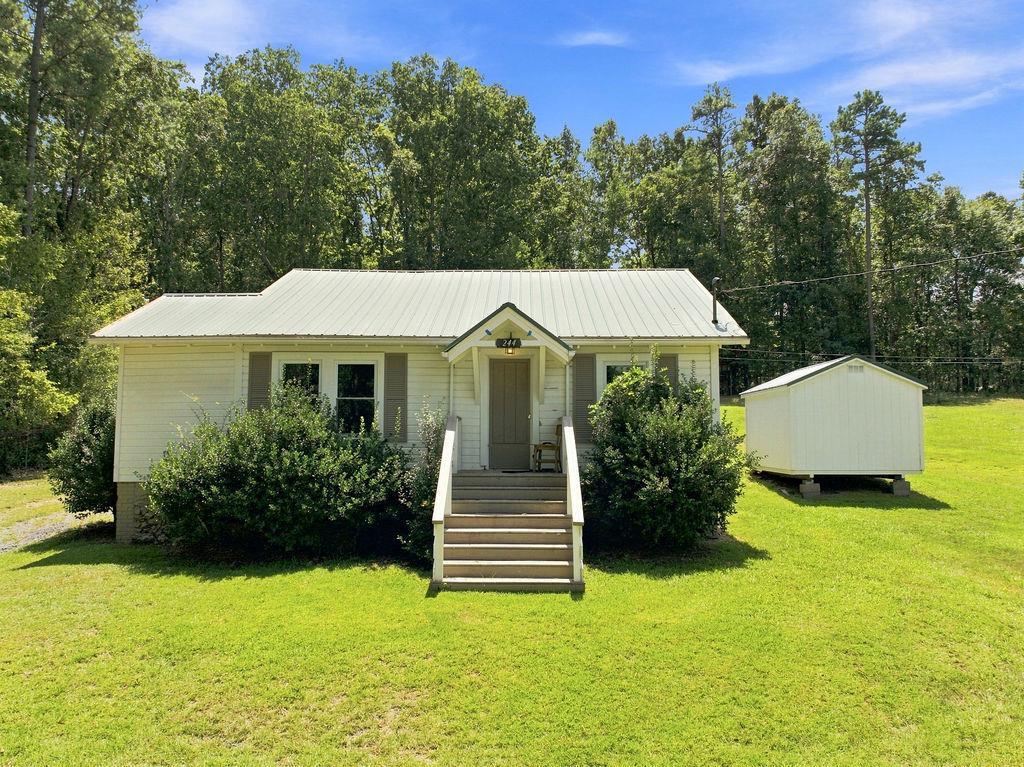 244 Pleasant Valley Rd., Silver Creek, GA 30173