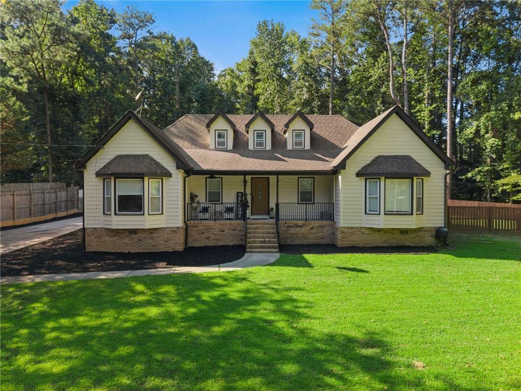 3525 Rock Falls Dr., Snellville, GA 30039