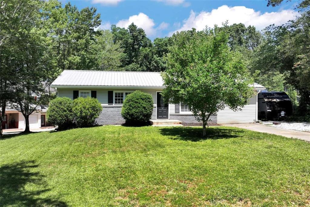 295 Tower Heights Rd., Gainesville, GA 30501