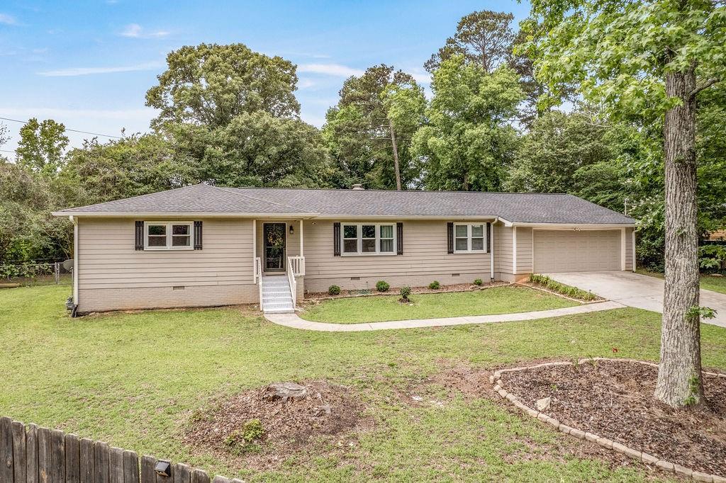 25 Pine Chase Dr., Carrollton, GA 30116