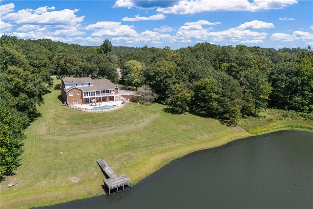 245 Pine Knott Rd., Fayetteville, GA 30214