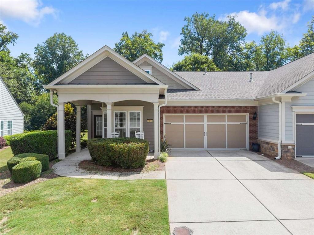 6142 Longleaf Dr., Hoschton, GA 30548