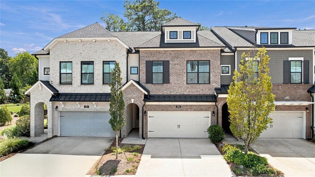 300 Walker Ave., Roswell, GA 30076
