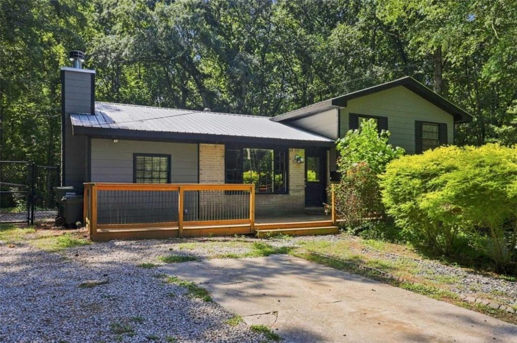 2840 Lois Ln., Loganville, GA 30052